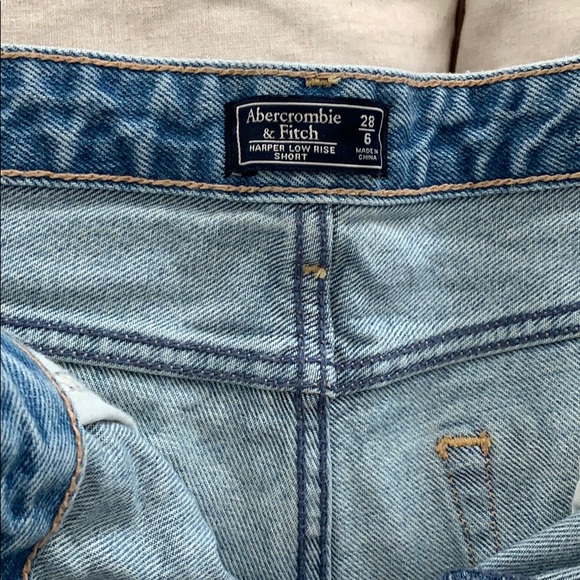 A&F Harper low rise shorts size 6 - Picture 3 of 3